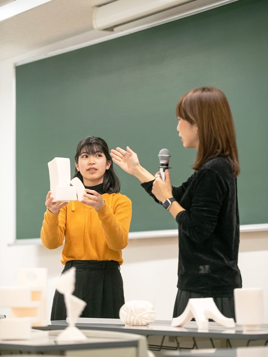 2年次 デザインプラクティスの授業風景