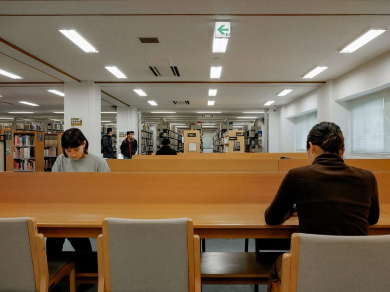 京都工芸繊維大学附属図書館