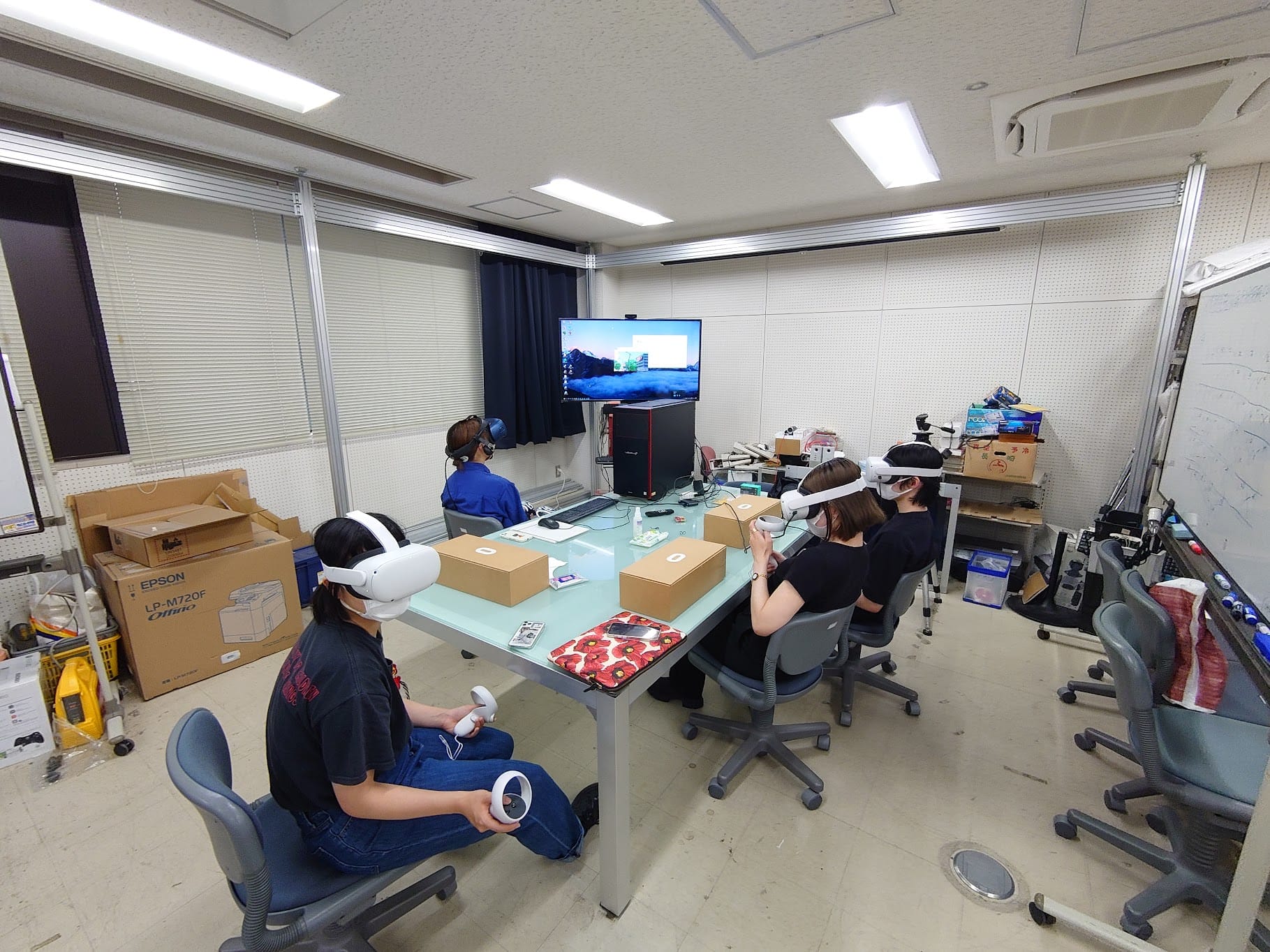 情報環境工学研究室の活動風景 2